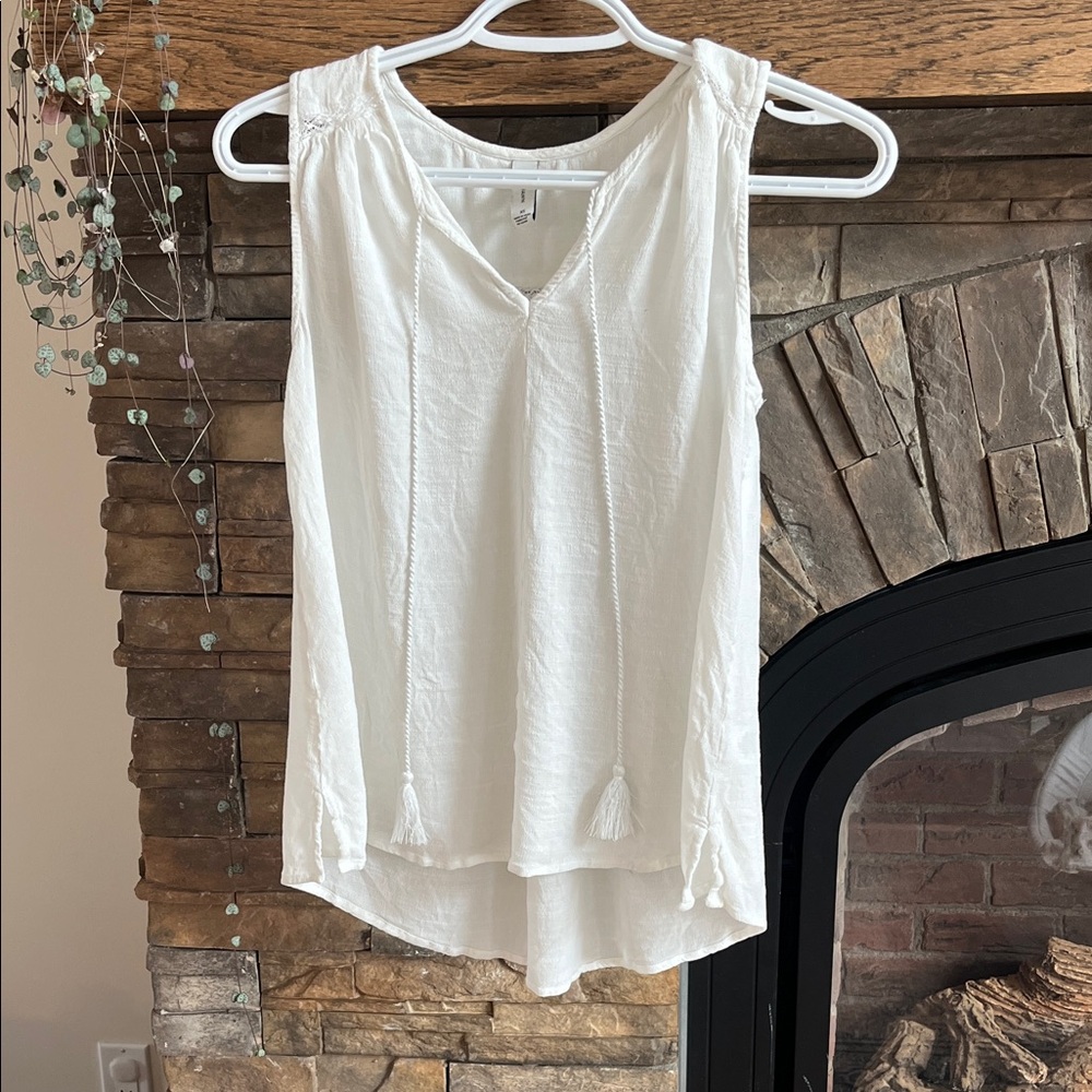 White Sleeveless Women's Top